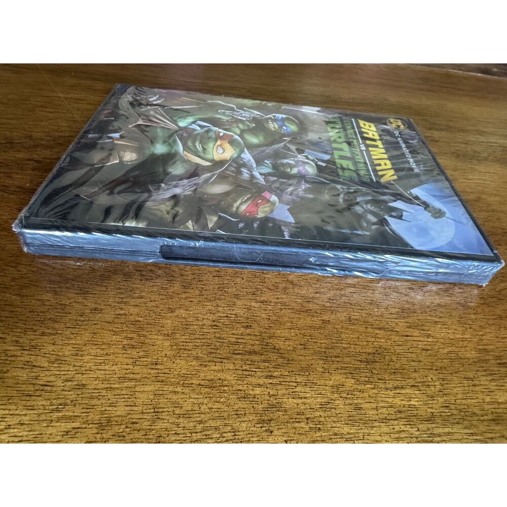 NEW Batman vs Teenage Mutant Ninja Turtles DVD DC Animated Movie Sealed - Picture 3 of 6